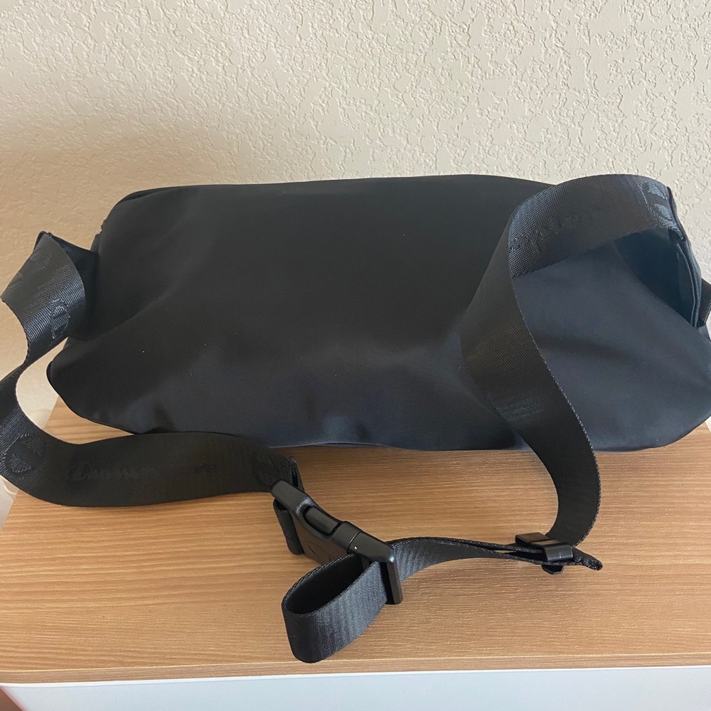 Champion Gold Life Old C Sling Waist Pack - Picture 2 of 6